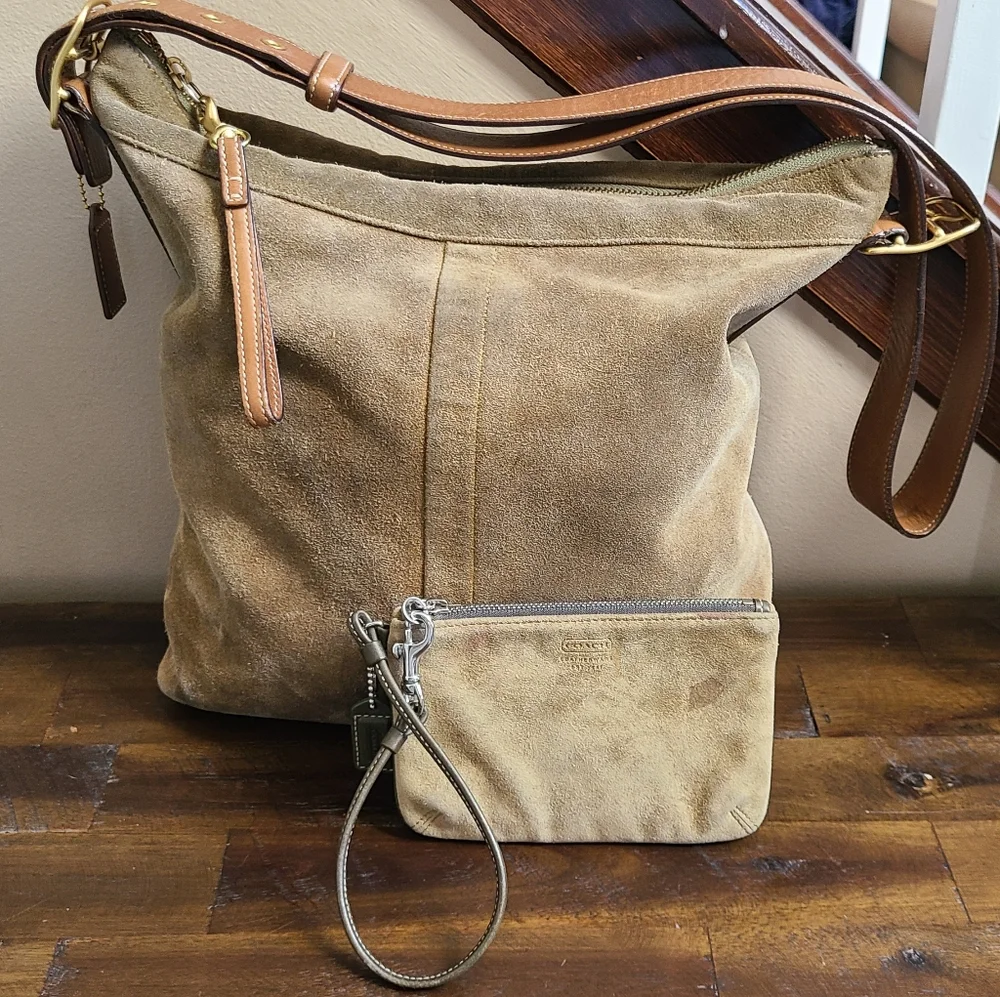 Coach Suede Olive Green Wristlet - Picture 10 of 10